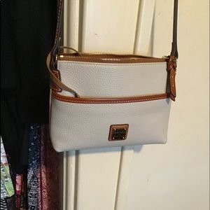 Dooney and bourke ginger pouchette